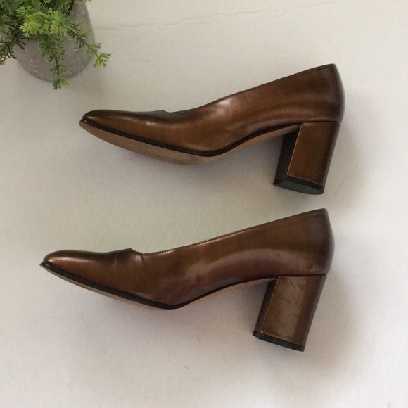 Yves Saint Laurent Shoes - YVES SAINT LAURENT metallic leather bronze pumps